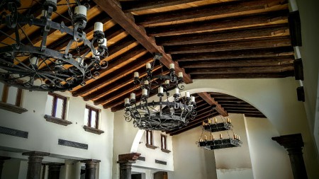 VIGAS EN GRAN SALON CASA LOTE 25 QUERENCIA